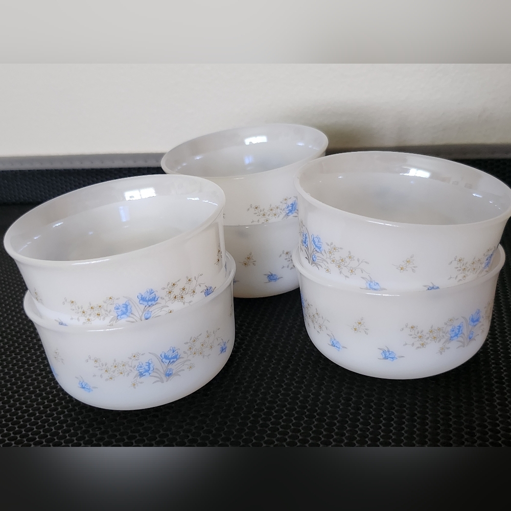 Arcopal Milk Glass 6 Bowls France